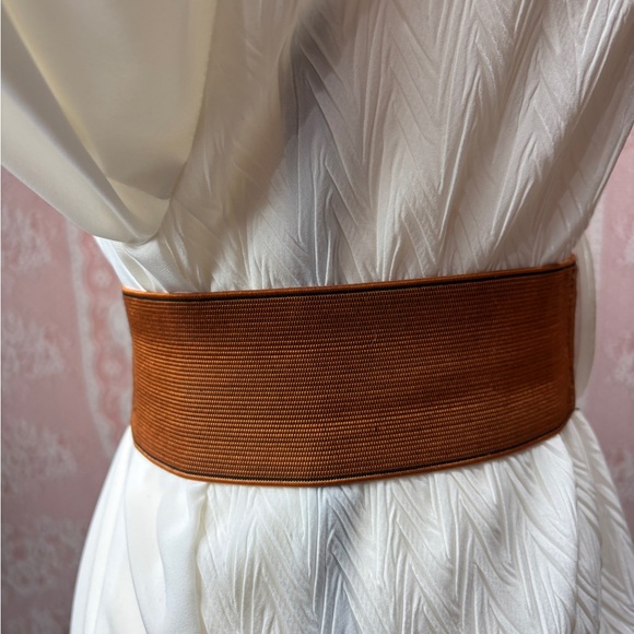 SOLD-Vintage 1970s José Cotel Paris Lucite Floral Belt - Picture 6 of 11